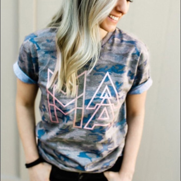 Camo MAMA Graphic Tee Shirt Pink Outline Mom Shirt Casual Trendy Top NWT - Picture 2 of 5